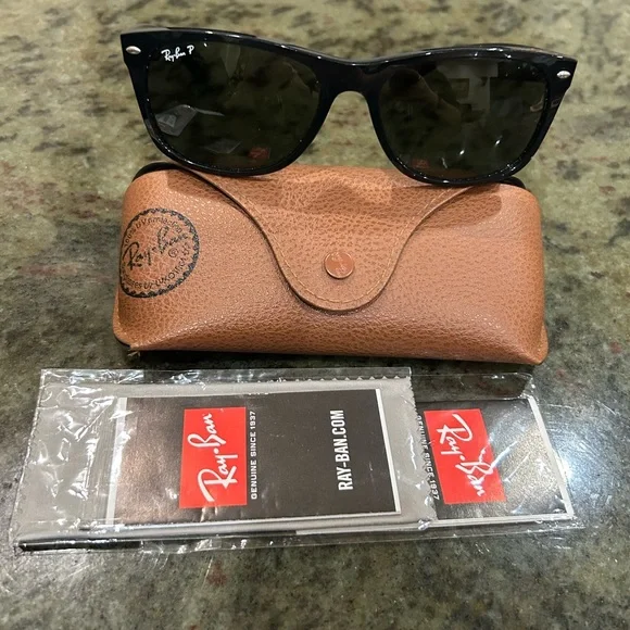 Ray- Ban Sunglasses in Black, like new
